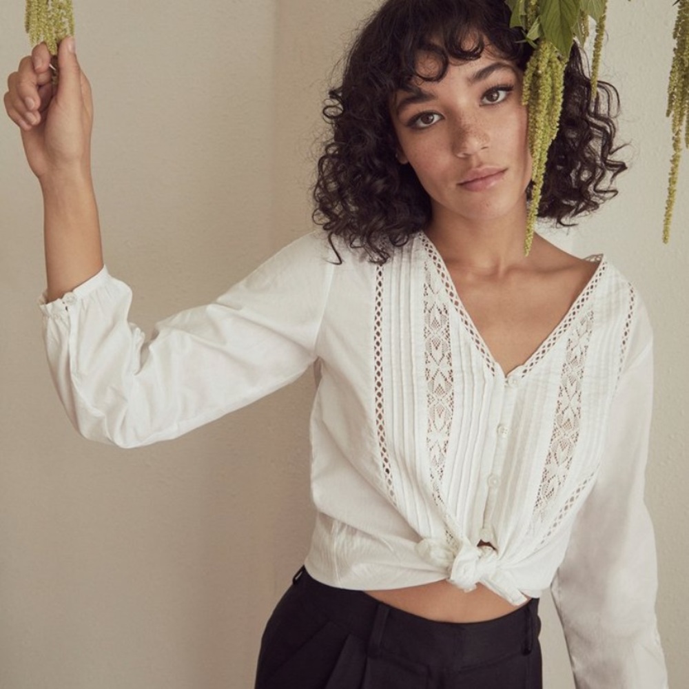 BNWT VETTA Lace Button Up Blouse